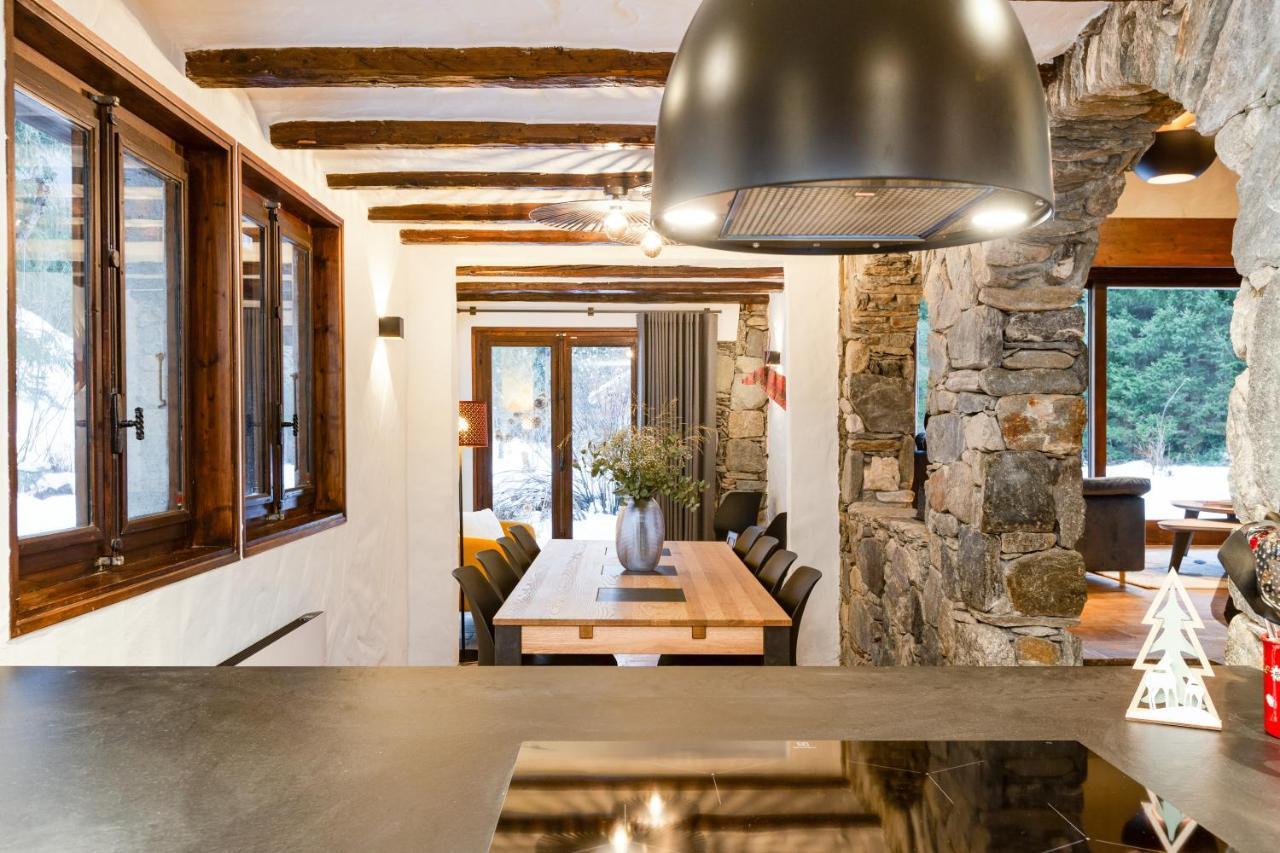 Chalet Les Praz - 280Sqm - Sauna Cinema Fitness - 5 Bedrooms In Heart Of Les Praz - By Cozee Rentals Chamonix Esterno foto